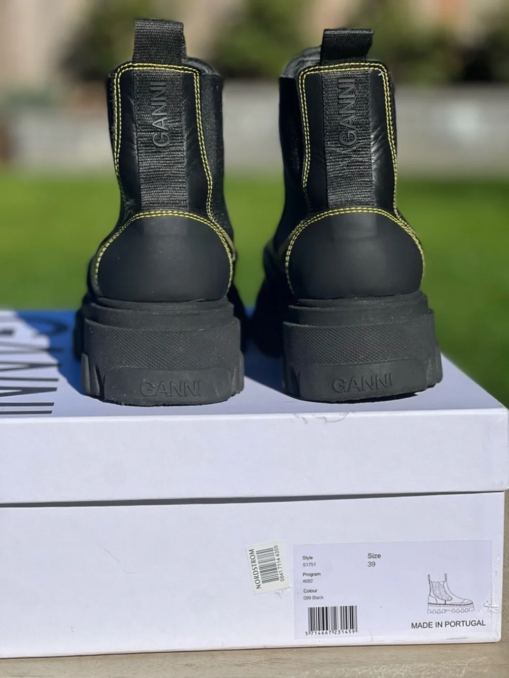 GANNI Designer Black Chelsea Boots green Stitching Size euro9 in Original box